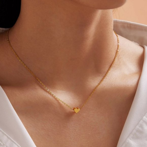 Dainty Heart Necklace (Gold)